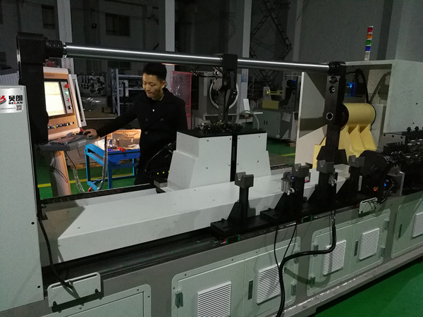 貝朗自動化調(diào)機(jī)師在客戶車間 貝朗自動化調(diào)機(jī)師在客戶車間